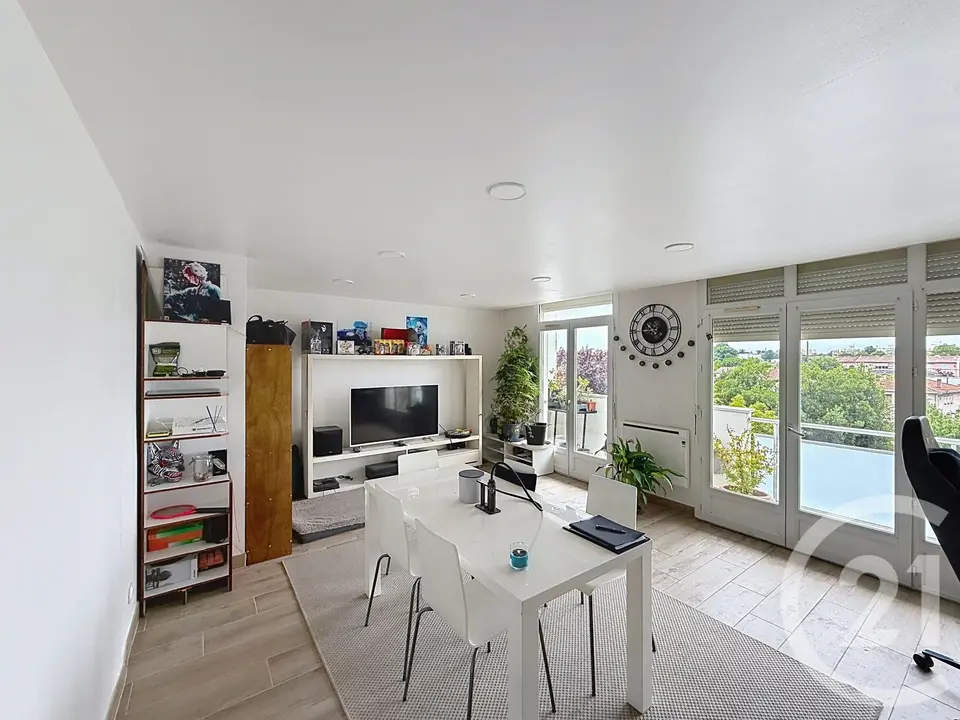 Appartement 4 pièces 70 m² à vendre à Bordeaux — photo 2