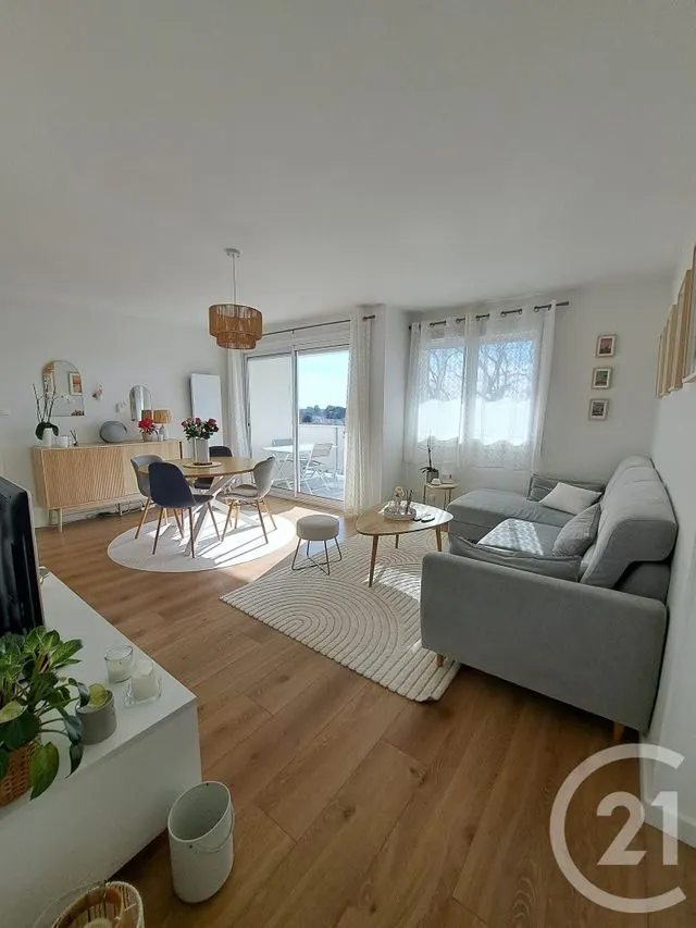 Appartement à louer à Saint-Médard-en-Jalles — CENTURY 21 Kadima
