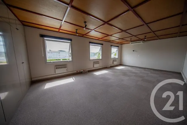 Bien immobilier à louer à Saint-Médard-en-Jalles — CENTURY 21 Kadima