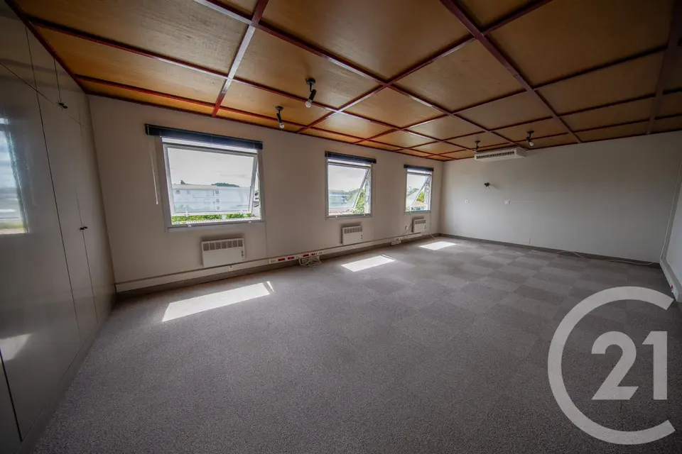 Bien immobilier à louer à Saint-Médard-en-Jalles — photo 1