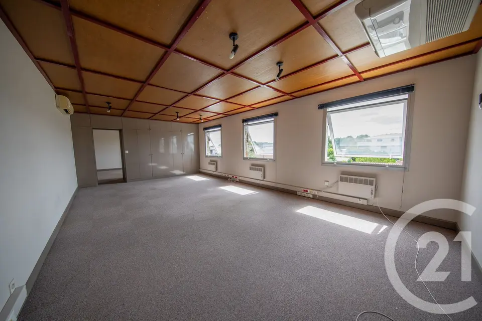 Bien immobilier à louer à Saint-Médard-en-Jalles — photo 1