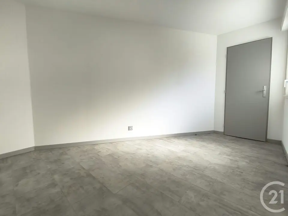 Bien immobilier à louer à Saint-Médard-en-Jalles — photo 2