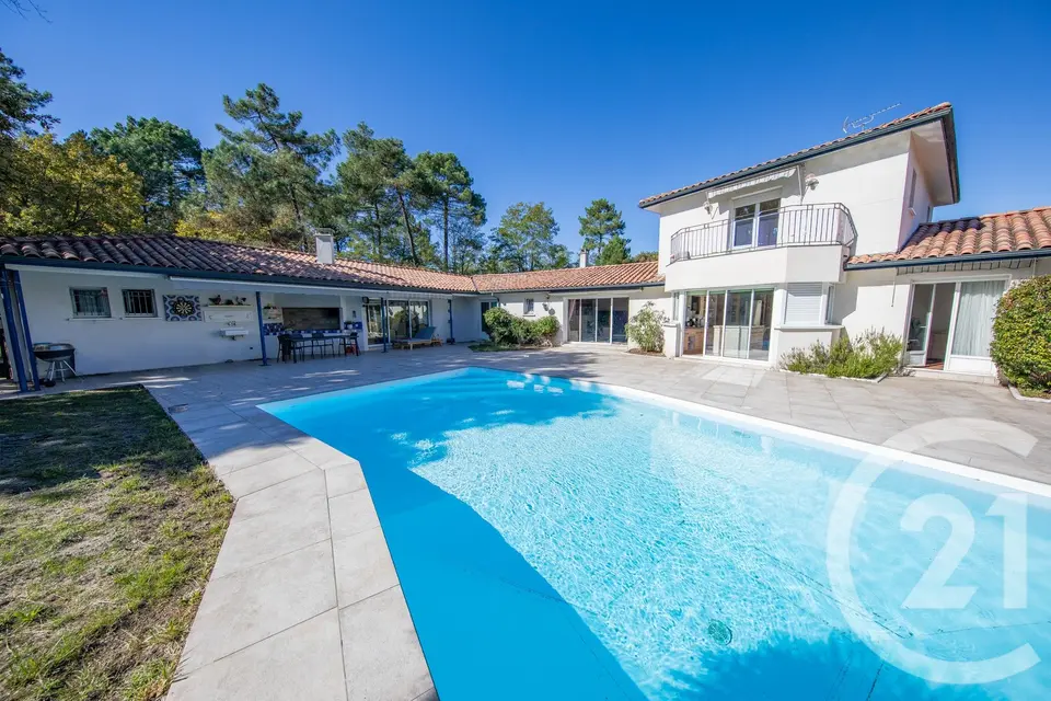 Maison 10 pièces 273 m² à vendre à Saint-Aubin-de-Médoc — photo 2