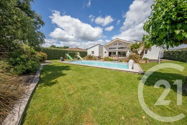 Maison à vendre à Saint-Aubin-de-Médoc — CENTURY 21 Kadima