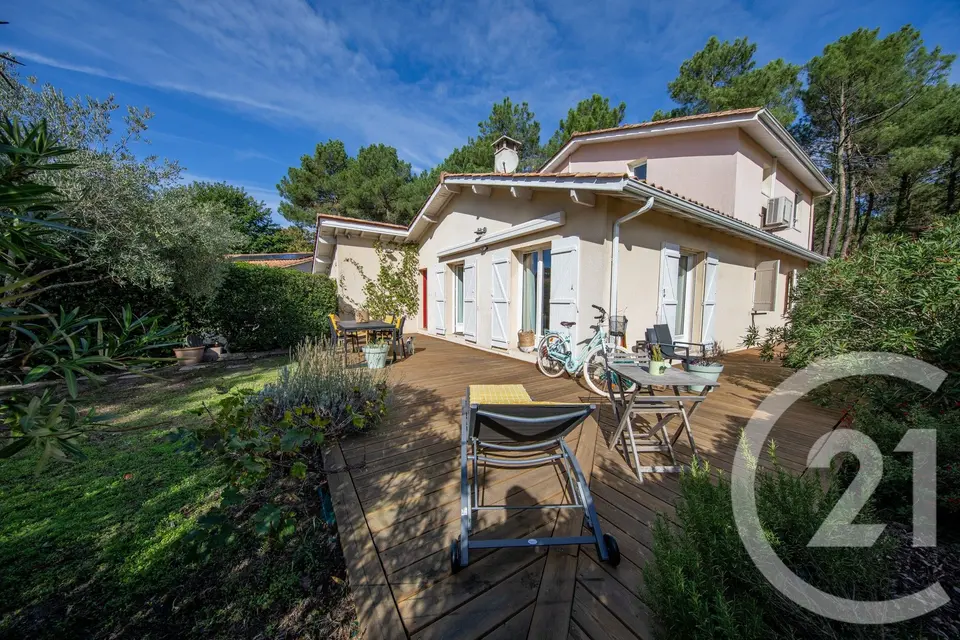 Maison 7 pièces 157 m² à vendre à Saint-Médard-en-Jalles — photo 1