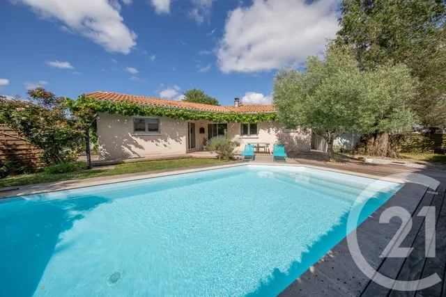 Maison à vendre à Saint-Médard-en-Jalles — CENTURY 21 Kadima