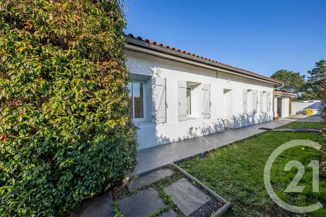 Maison à vendre à Saint-Médard-en-Jalles — CENTURY 21 Kadima