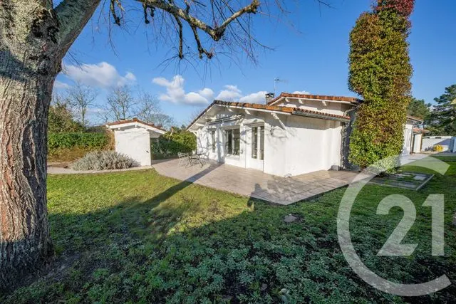 Maison à vendre à Saint-Médard-en-Jalles — CENTURY 21 Kadima