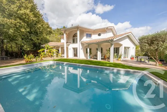Maison à vendre à Saint-Médard-en-Jalles — CENTURY 21 Kadima