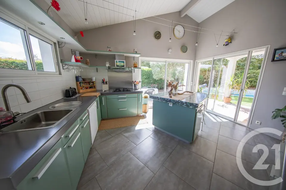 Maison 7 pièces 203 m² à vendre à Saint-Médard-en-Jalles — photo 6