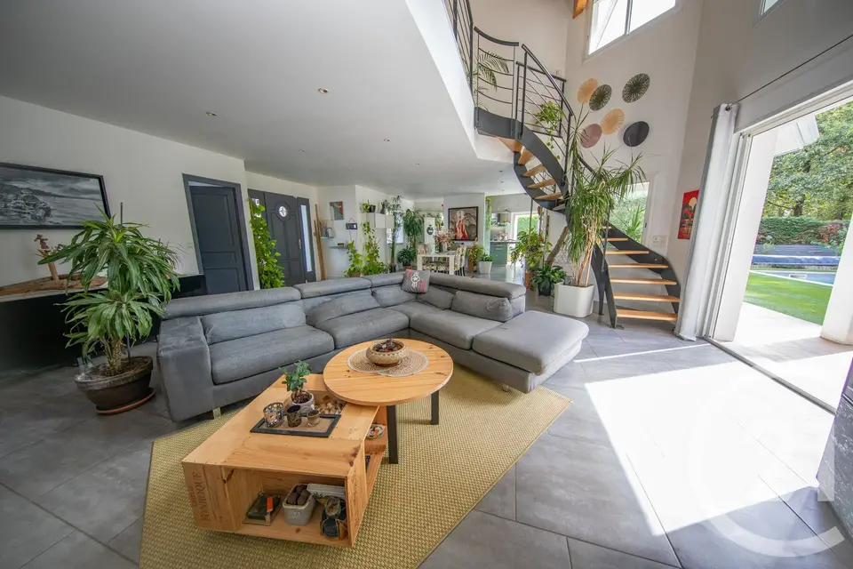 Maison 7 pièces 203 m² à vendre à Saint-Médard-en-Jalles — photo 4