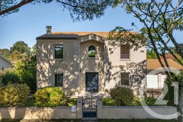 Maison à vendre à Saint-Médard-en-Jalles — CENTURY 21 Kadima