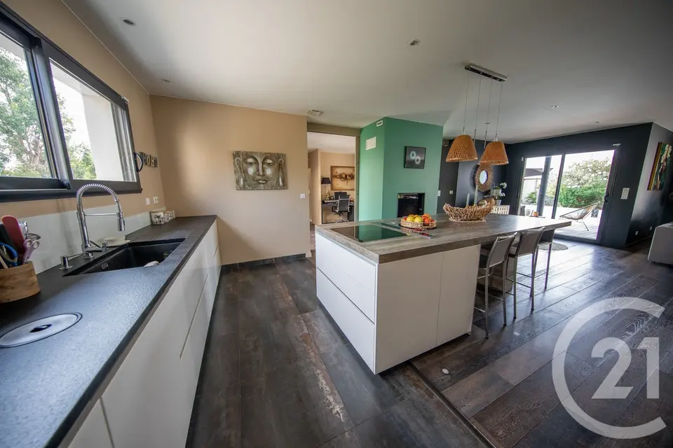 Maison 7 pièces 198 m² à vendre à Saint-Médard-en-Jalles — photo 4