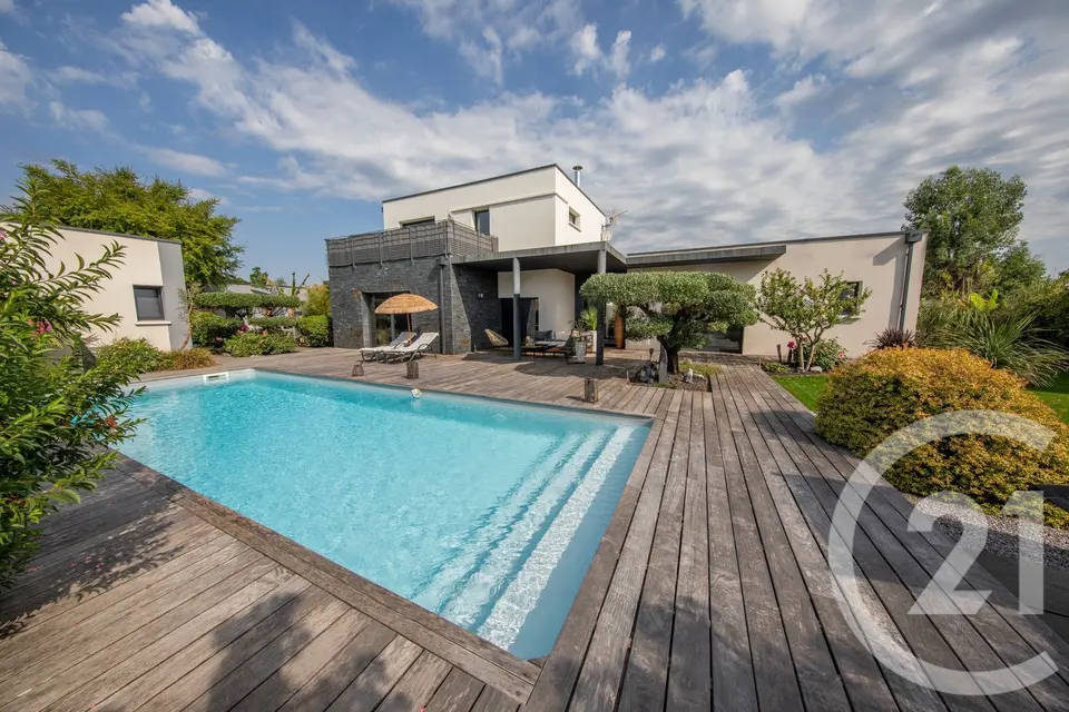 Maison 7 pièces 198 m² à vendre à Saint-Médard-en-Jalles — photo 1