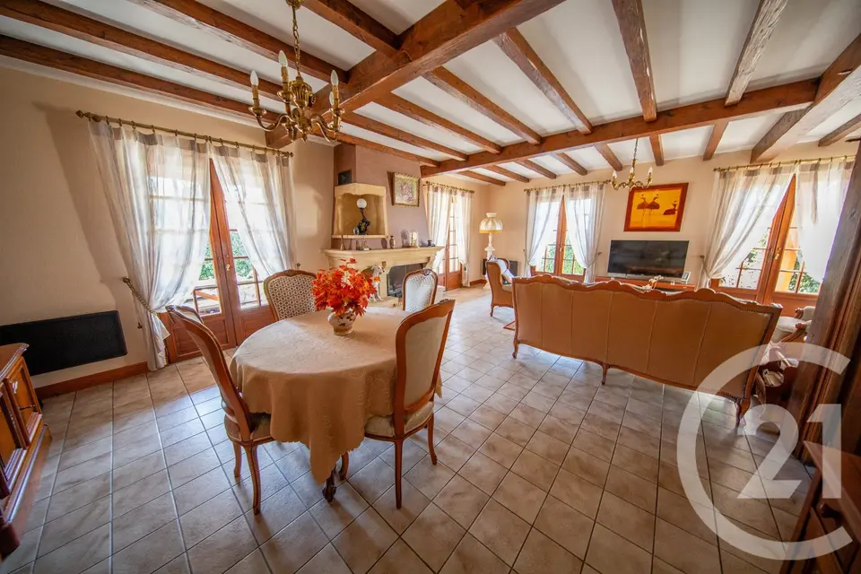 Maison 7 pièces 151 m² à vendre à Saint-Médard-en-Jalles — photo 2