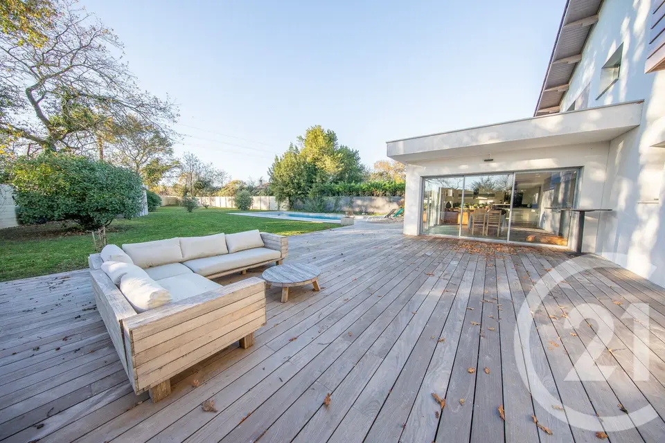 Maison 10 pièces 260 m² à vendre à Saint-Médard-en-Jalles — photo 13