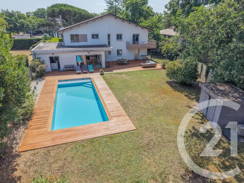 Maison 10 pièces 260 m² à vendre à Saint-Médard-en-Jalles — photo 11