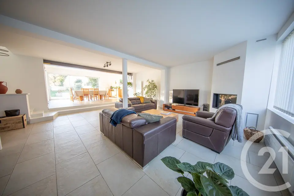Maison 10 pièces 260 m² à vendre à Saint-Médard-en-Jalles — photo 3