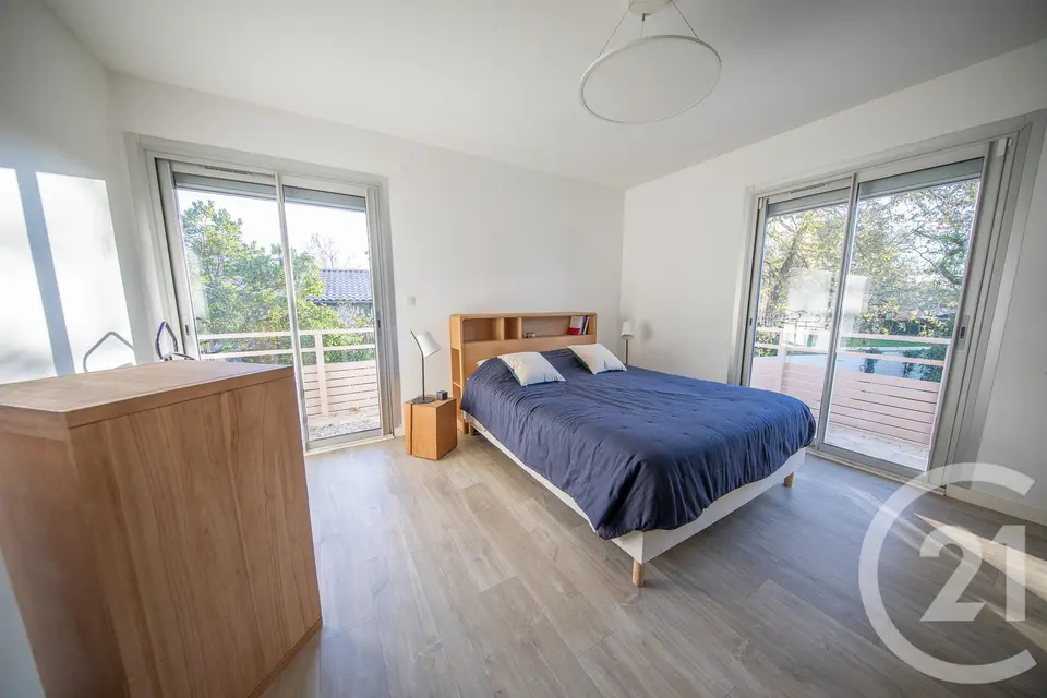 Maison 10 pièces 260 m² à vendre à Saint-Médard-en-Jalles — photo 6