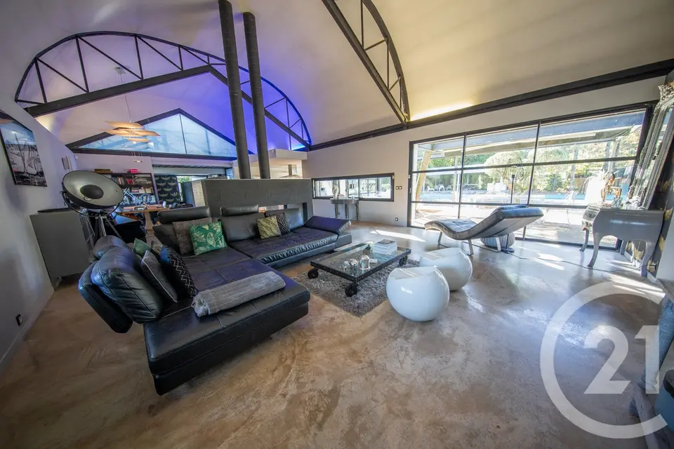 Maison 6 pièces 208 m² à vendre à Saint-Médard-en-Jalles — photo 1