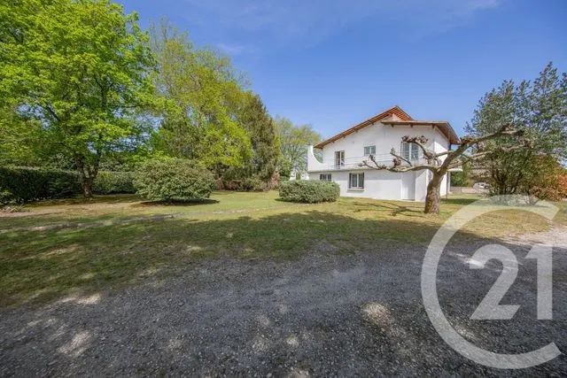 Maison à vendre à Saint-Médard-en-Jalles — CENTURY 21 Kadima