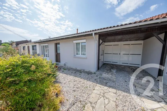 Maison à vendre à Saint-Médard-en-Jalles — CENTURY 21 Kadima