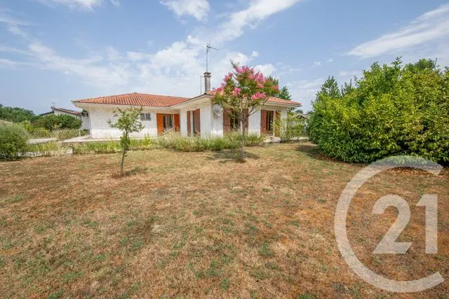 Maison à vendre à Saint-Médard-en-Jalles — CENTURY 21 Kadima
