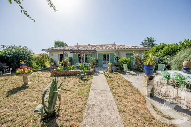 Maison à vendre à Saint-Médard-en-Jalles — CENTURY 21 Kadima