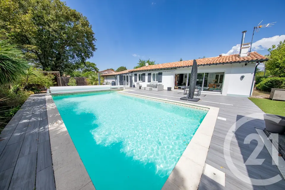 Maison 5 pièces 109 m² à vendre à Saint-Médard-en-Jalles — photo 1