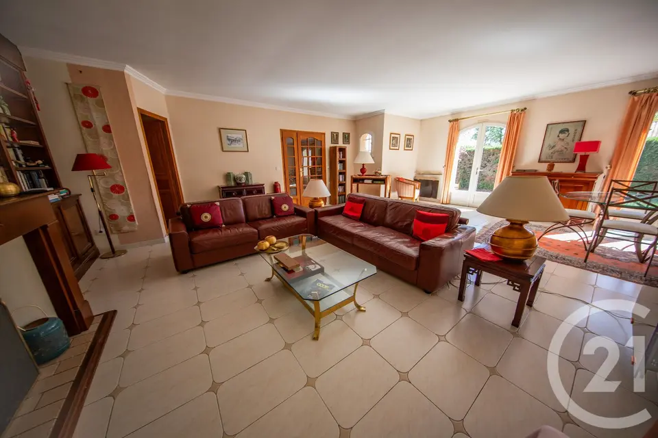 Maison 5 pièces 138 m² à vendre à Saint-Médard-en-Jalles — photo 2