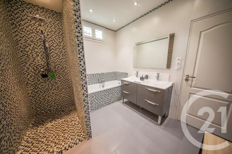 Maison 5 pièces 127 m² à vendre à Saint-Médard-en-Jalles — photo 8