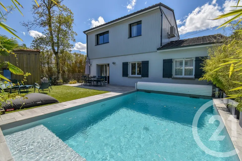 Maison 6 pièces 132 m² à vendre à Saint-Médard-en-Jalles — photo 2