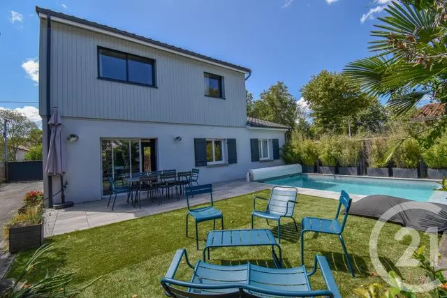 Maison à vendre à Saint-Médard-en-Jalles — CENTURY 21 Kadima