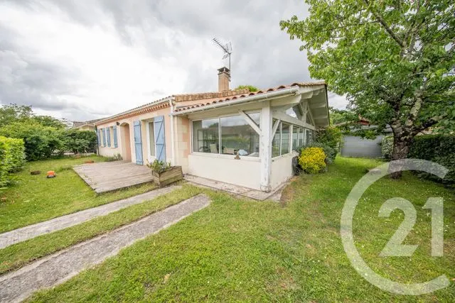 Maison à vendre à Saint-Médard-en-Jalles — CENTURY 21 Kadima