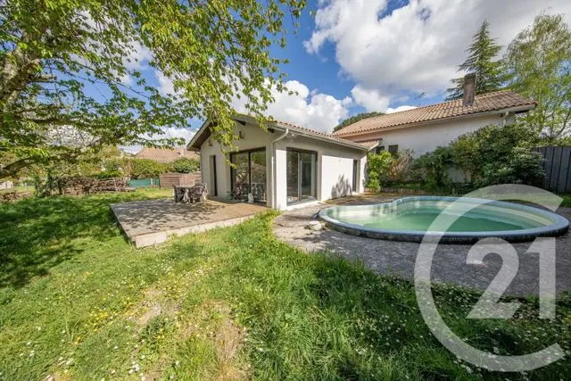 Maison à vendre à Saint-Médard-en-Jalles — CENTURY 21 Kadima