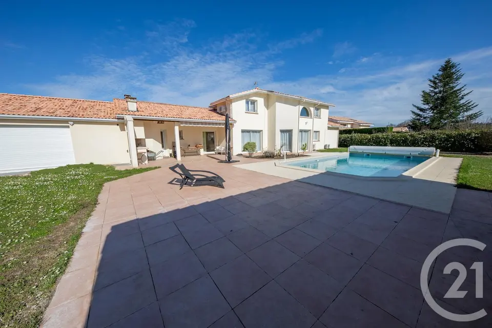 Maison 9 pièces 263 m² à vendre à Saint-Médard-en-Jalles — photo 2