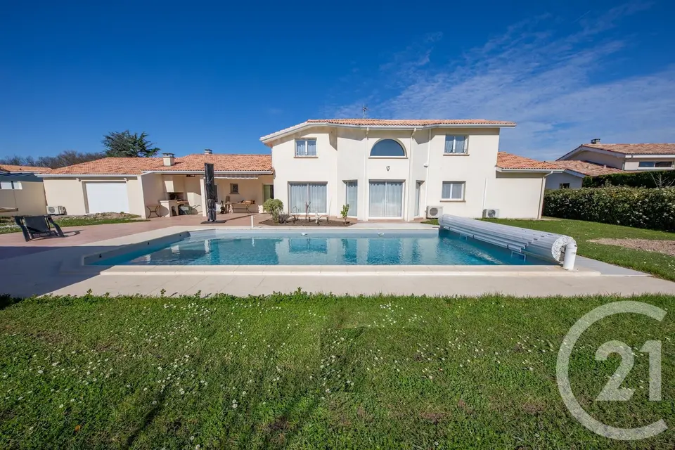 Maison 9 pièces 263 m² à vendre à Saint-Médard-en-Jalles — photo 1