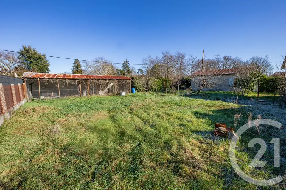 Terrain à vendre à Saint-Médard-en-Jalles — photo 1